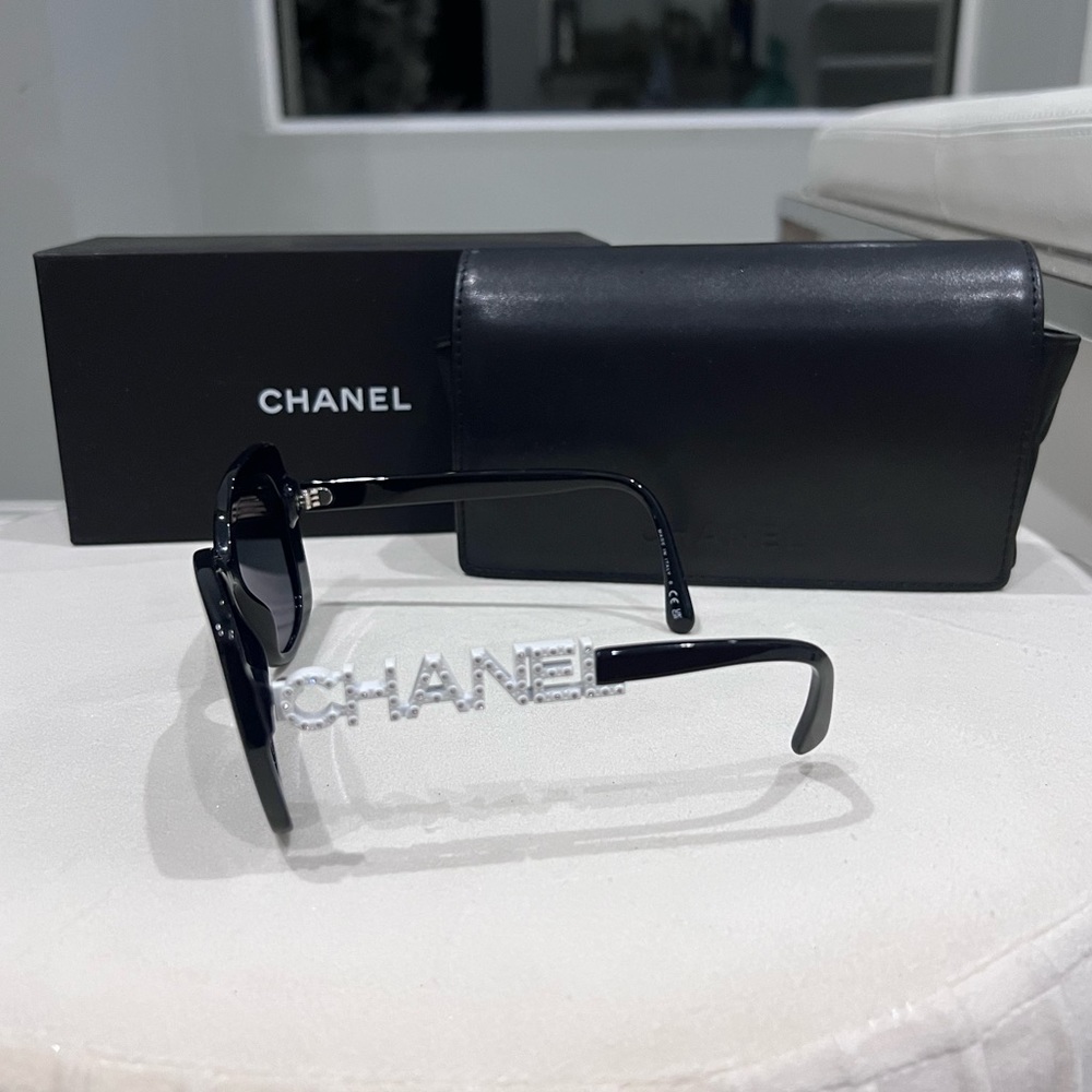 Chanel 145mm acetate black and white sunglasses womens ( 5422B )